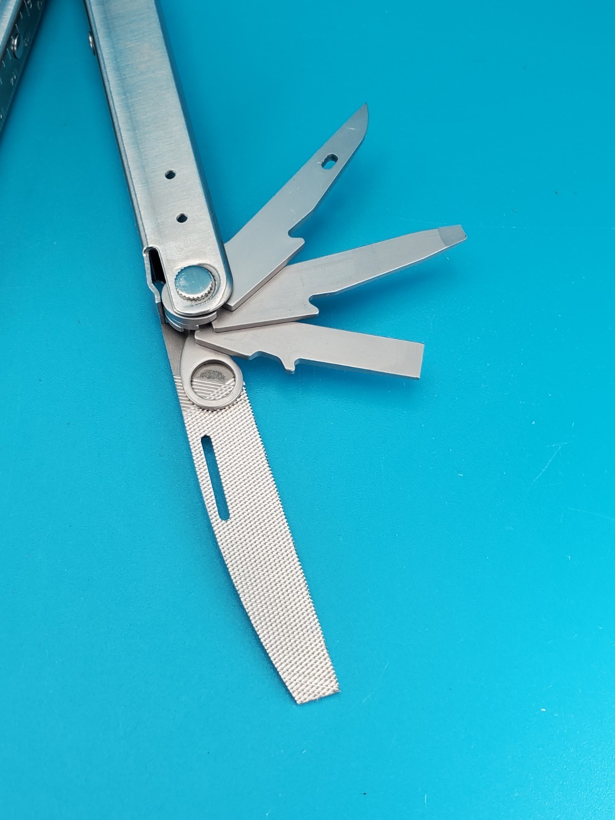 LEATHERMAN Bond Multitool, Stainless Steel Everyday Tool!