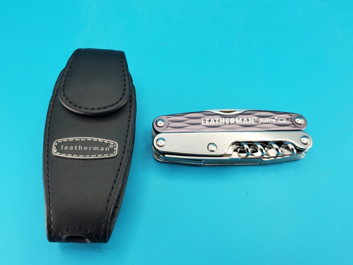 Leatherman Juice C2 Granite Gray Multi Tool! RETIRED! With Leather Sheath! MINT!