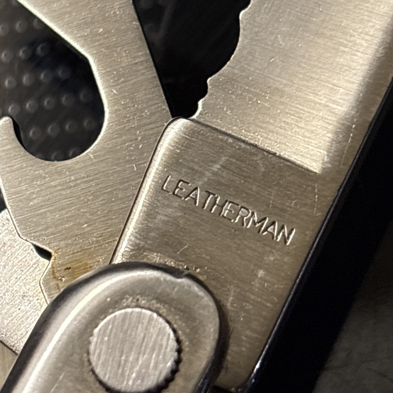 Vintage LEATHERMAN Super TOOL 200 Multi Tool! 03/04 Date Stamp! NICE with sheath
