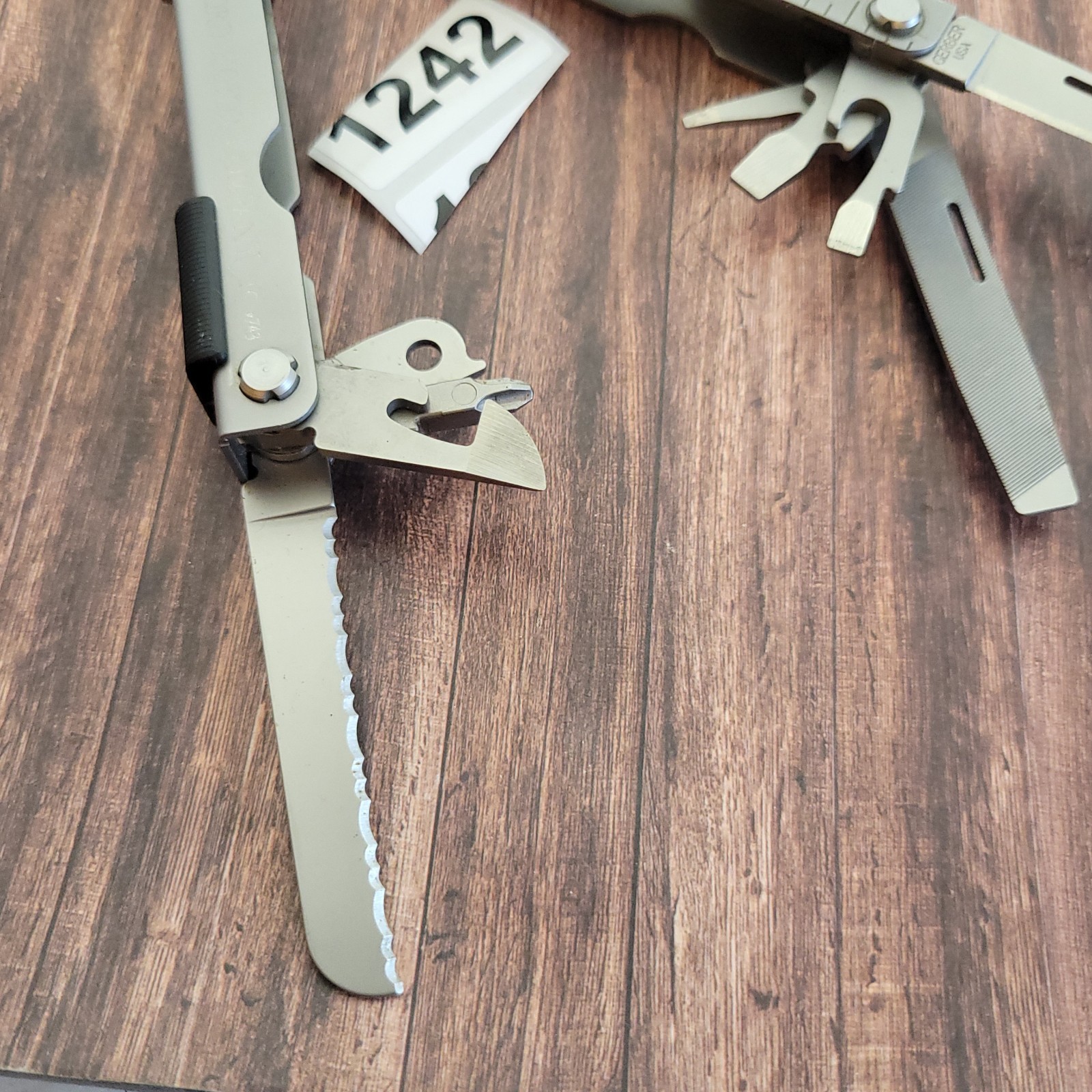 Gerber Multi-Plier 600 Multi-Tool Knife USA UAW Ford Motor Company