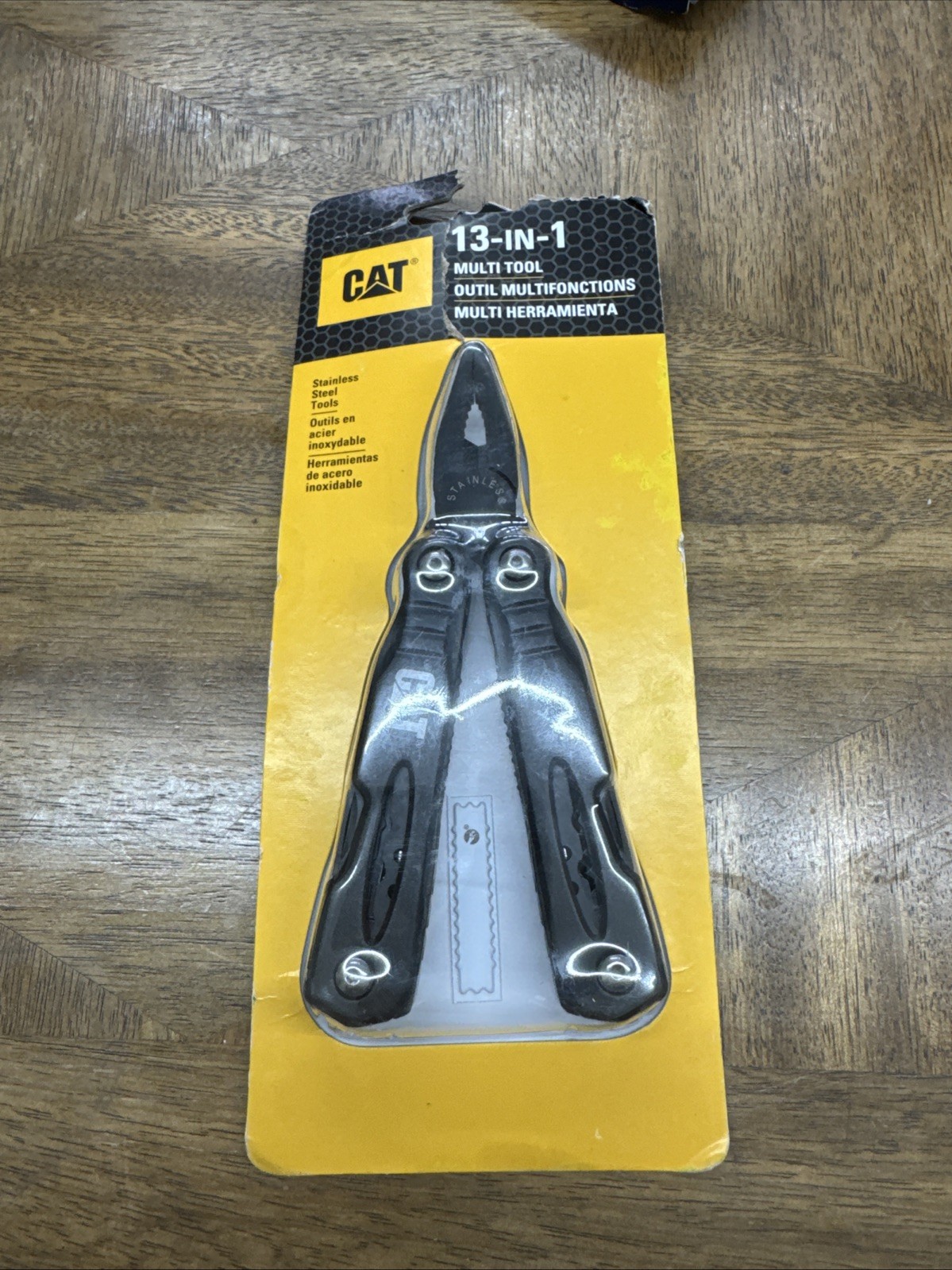 New Caterpillar Multi-Function Tool 13-in-1 CAT980021 4.25″ closed. 6.38″ overal