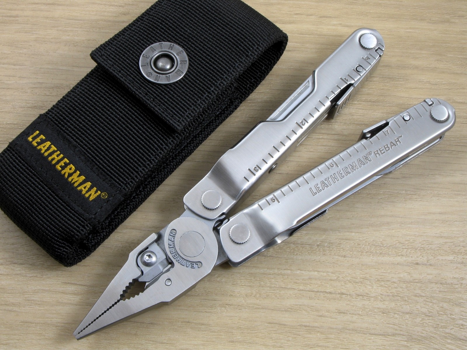 Leatherman REBAR Multi-Tool, Knife, Stainless, w/Nylon Sheath, USA – Excellent