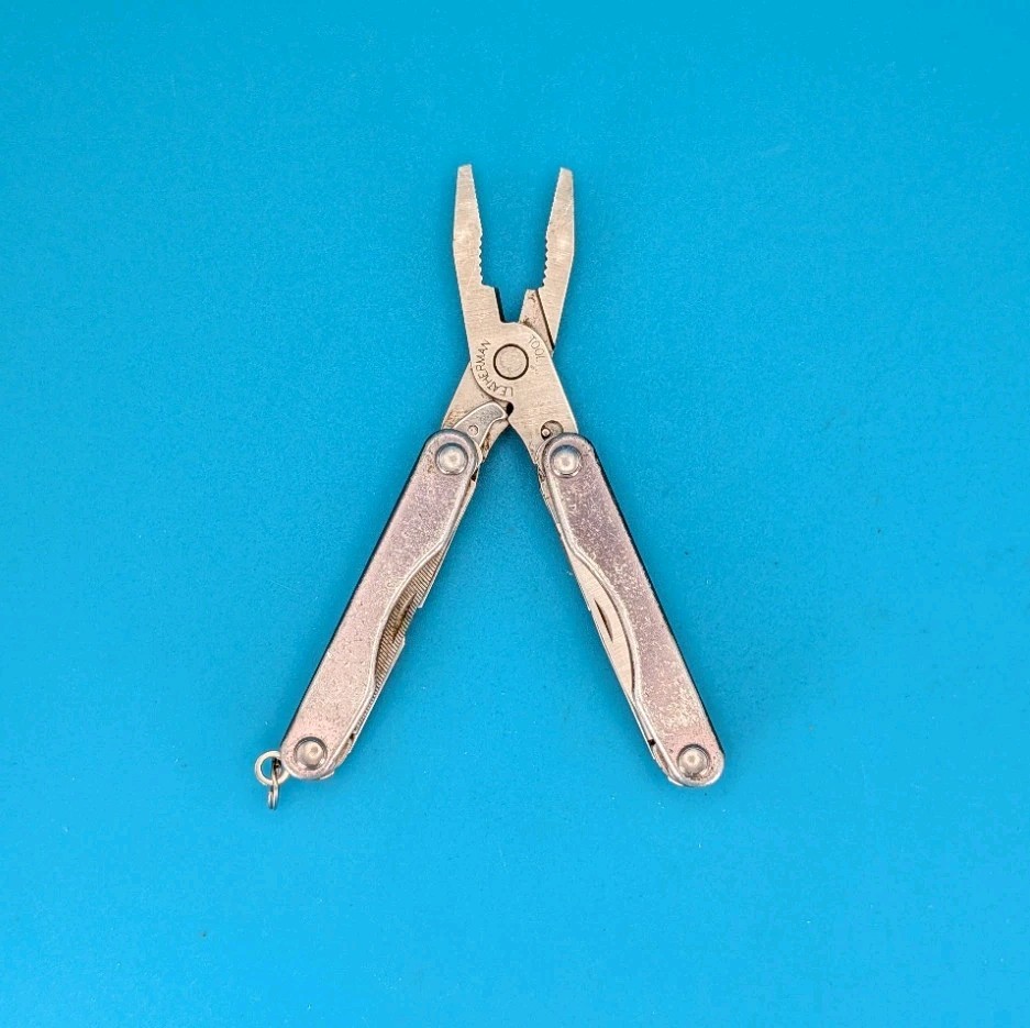 Leatherman Squirt P4 Multi-Tool, Key Ring, Retired, GRAY!