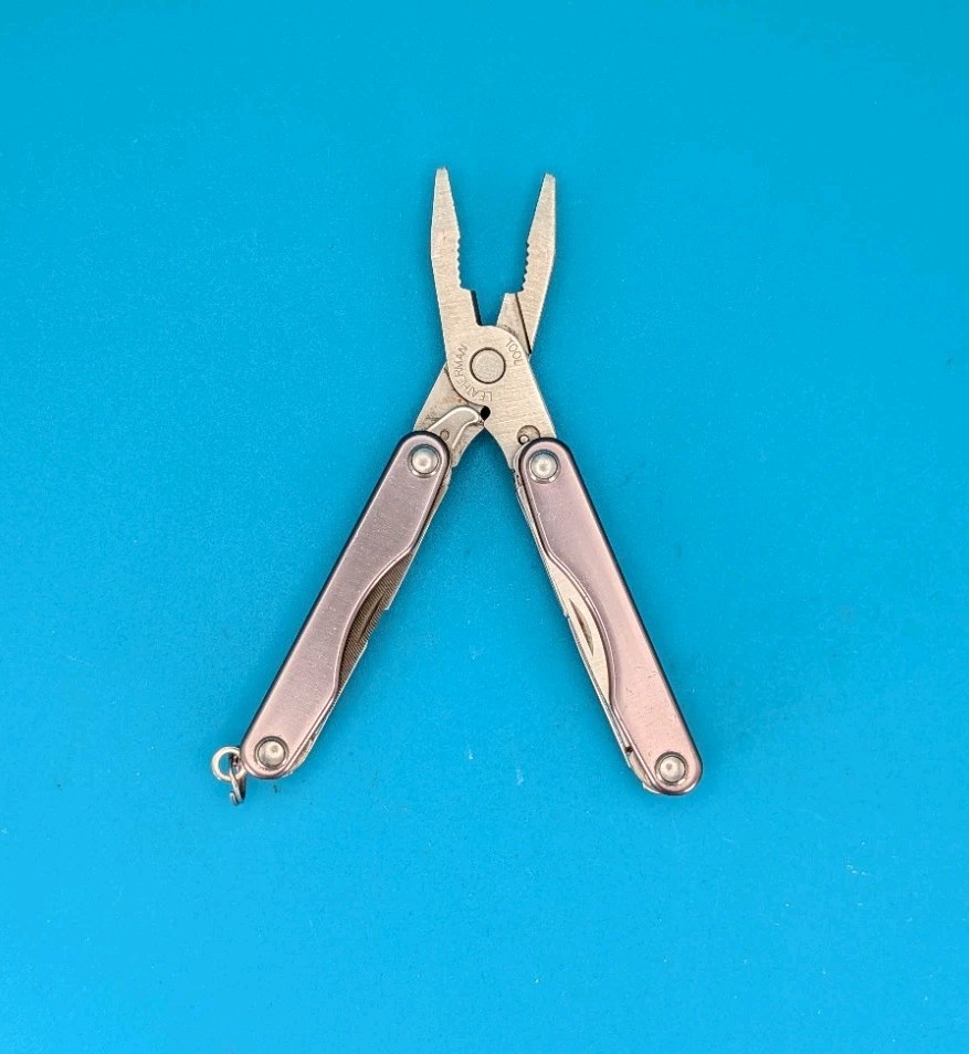 Leatherman Squirt P4 Multi-Tool, Key Ring, Retired, GRAY!