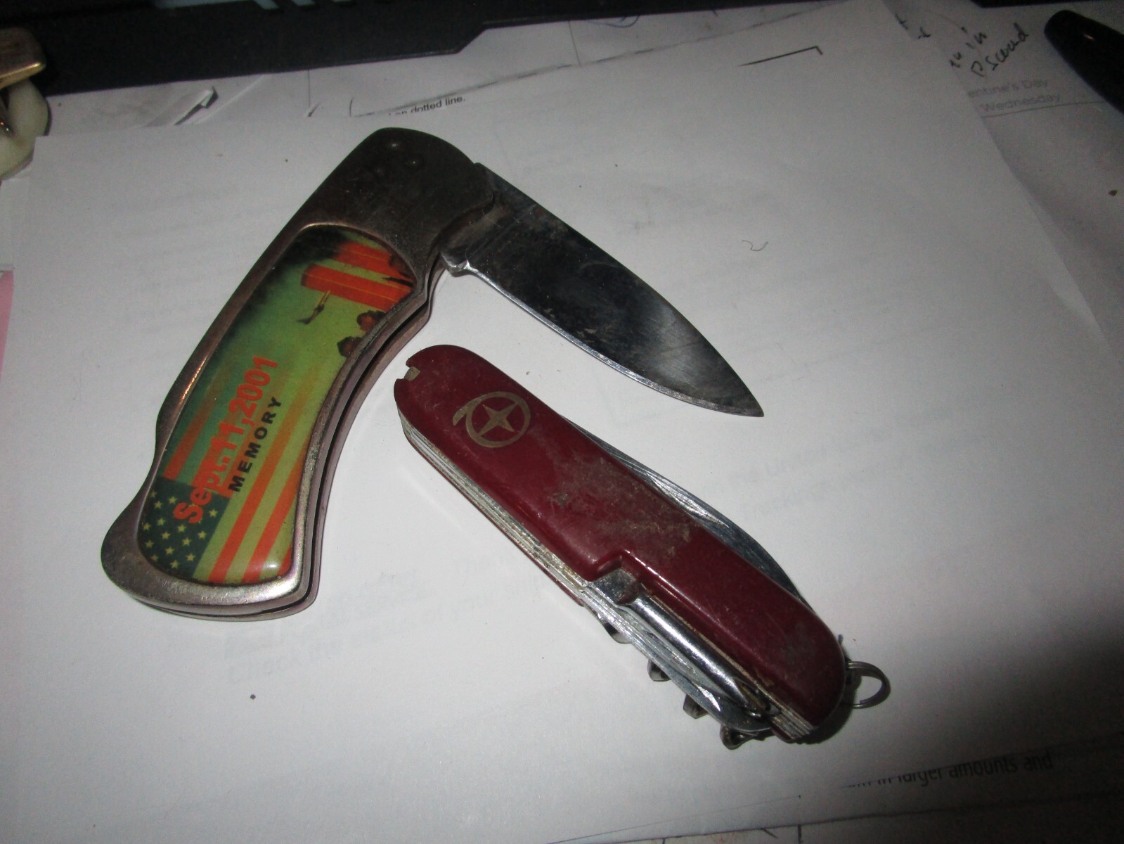 Multi Tool knife and New York twin tower knife BN5B BG B