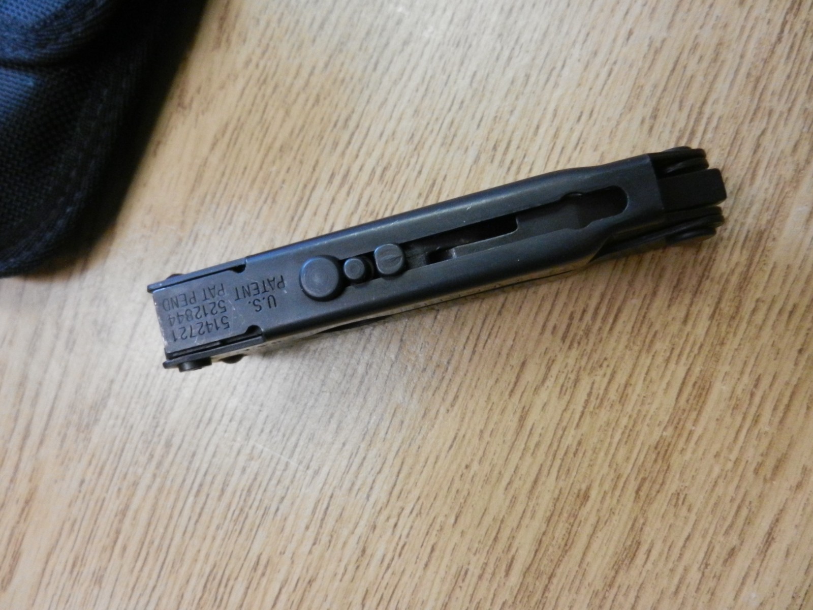 Gerber Black Multi Tool US Patent 5142721 & 5212844 W / Sheath 4 1/2″ Long