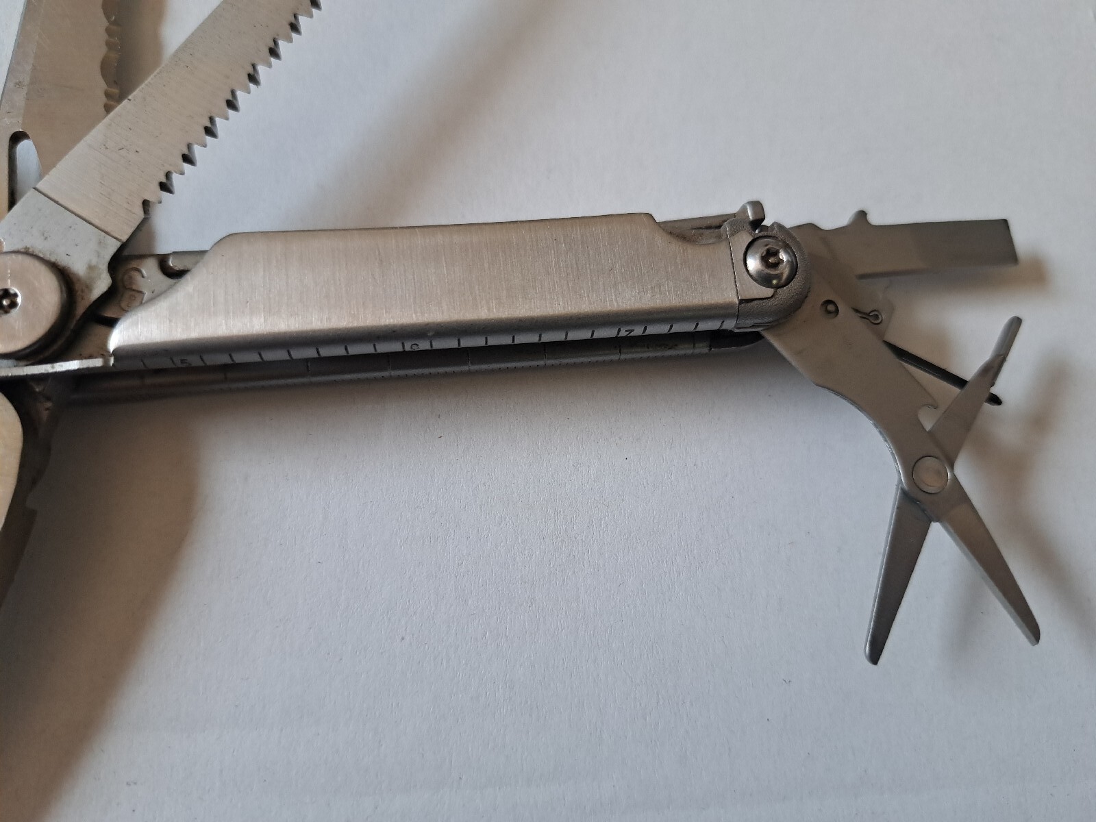 Leatherman Wave Stainless Multi-Tool w/Nylon Sheat Used