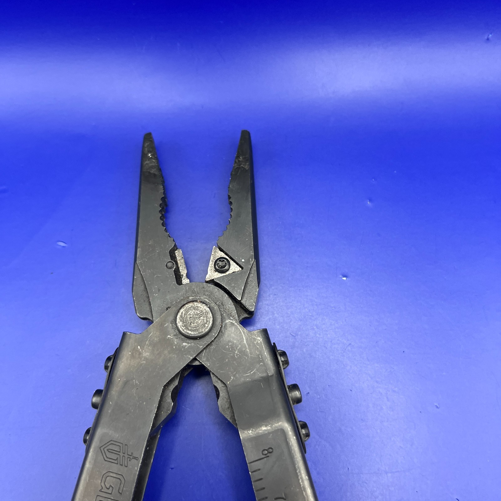 Gerber MP600 Black Oxide Multi-Tool Needle Nose Pliers Carbide Cutters