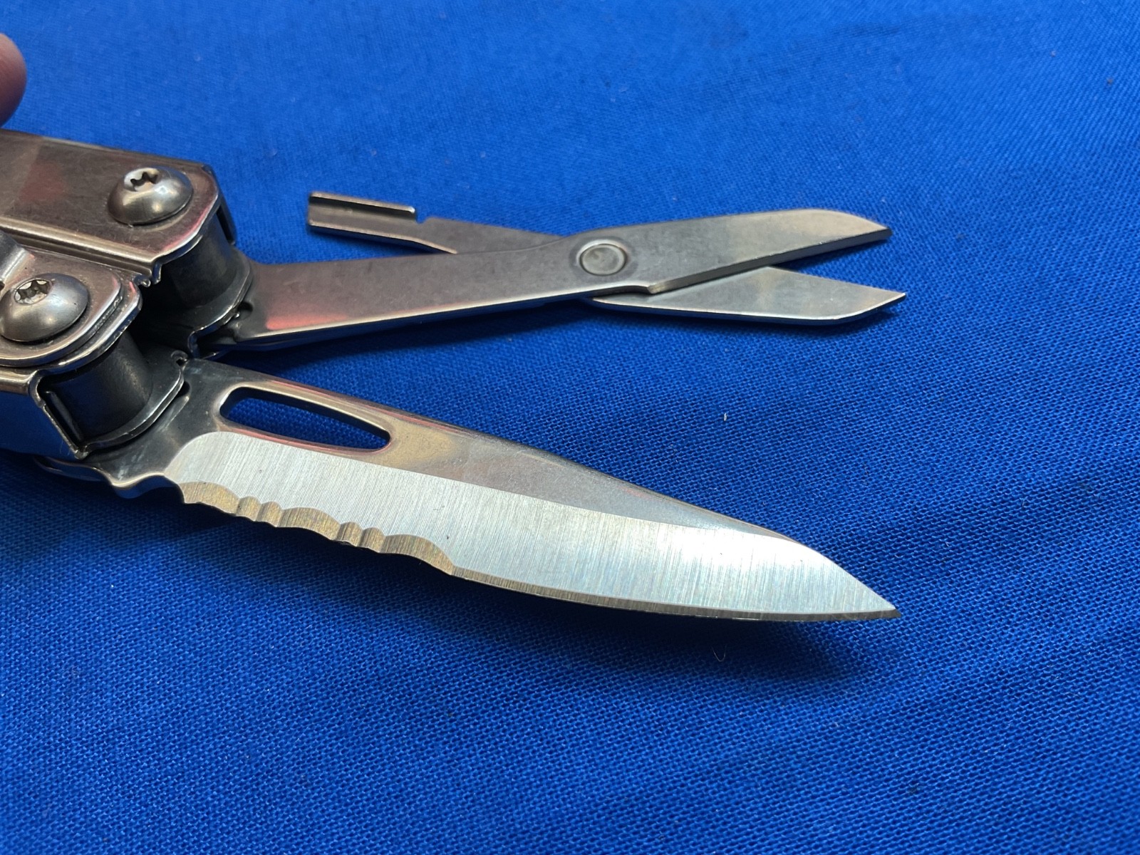 Leatherman Wingman Multi Tool Knife Pliers Camping Hunting Hiking 2022 Date Code