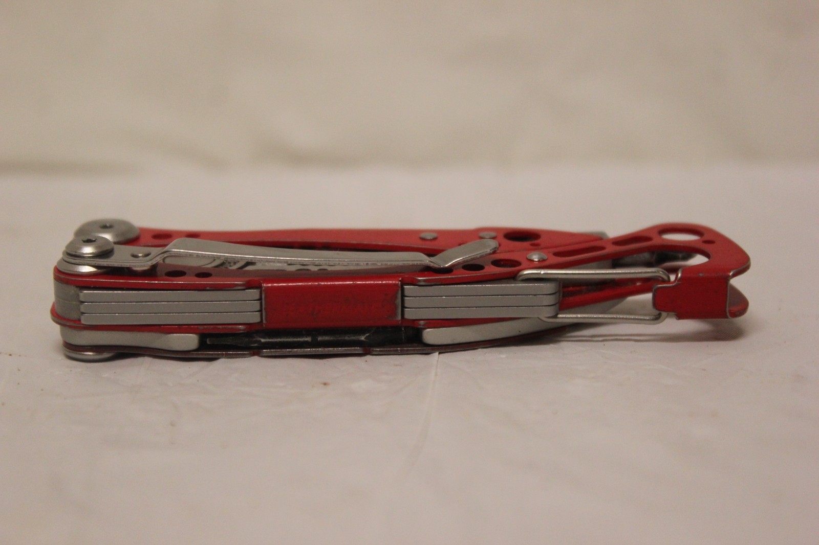 Leatherman Skeletool RX Multi-Tool Knife Pliers Combo Blade Driver Bits RED J42