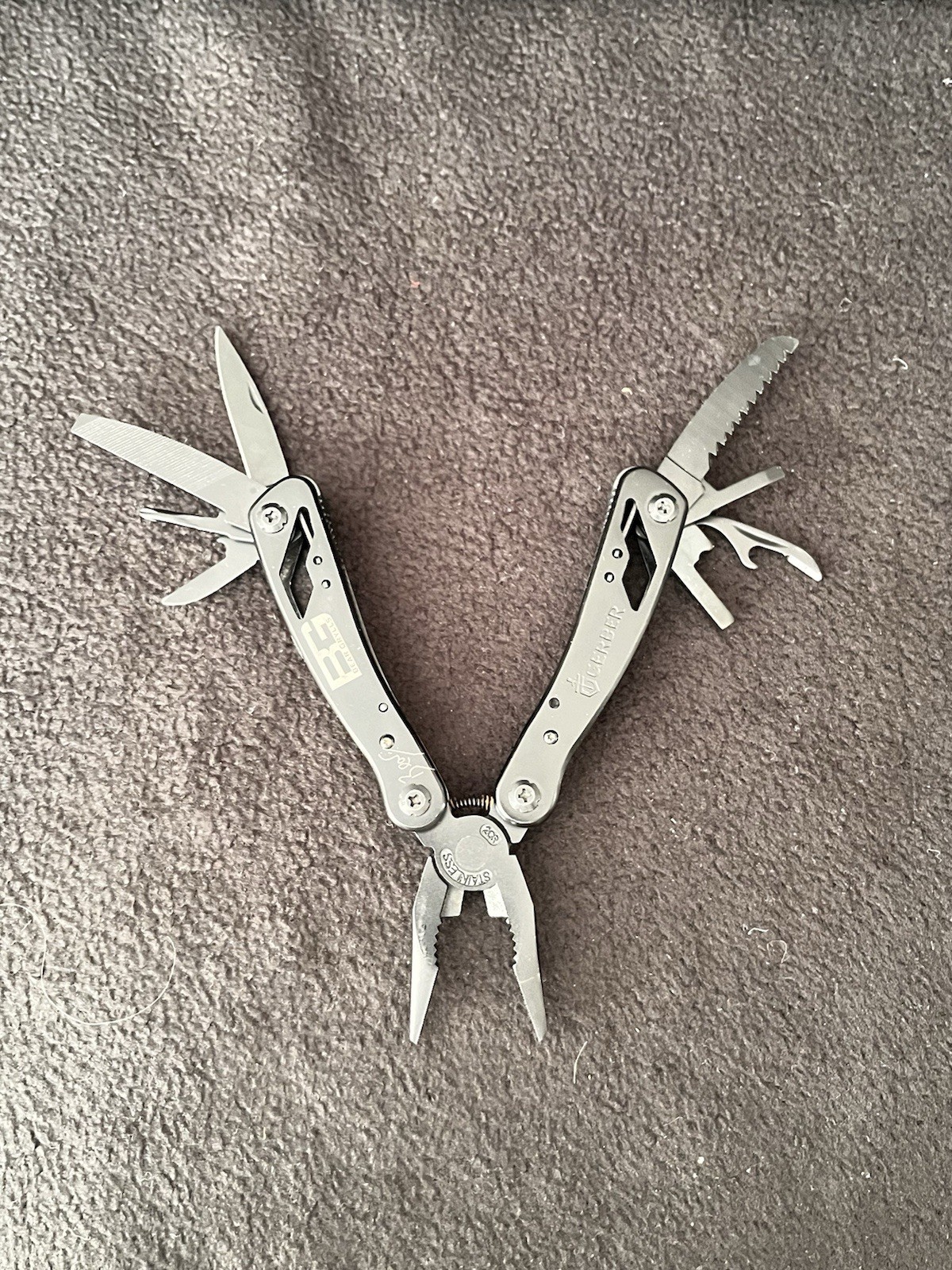 Gerber Bear Grylls 2011 Ultimate Survival Series 10 Multi-Tool With Sheath