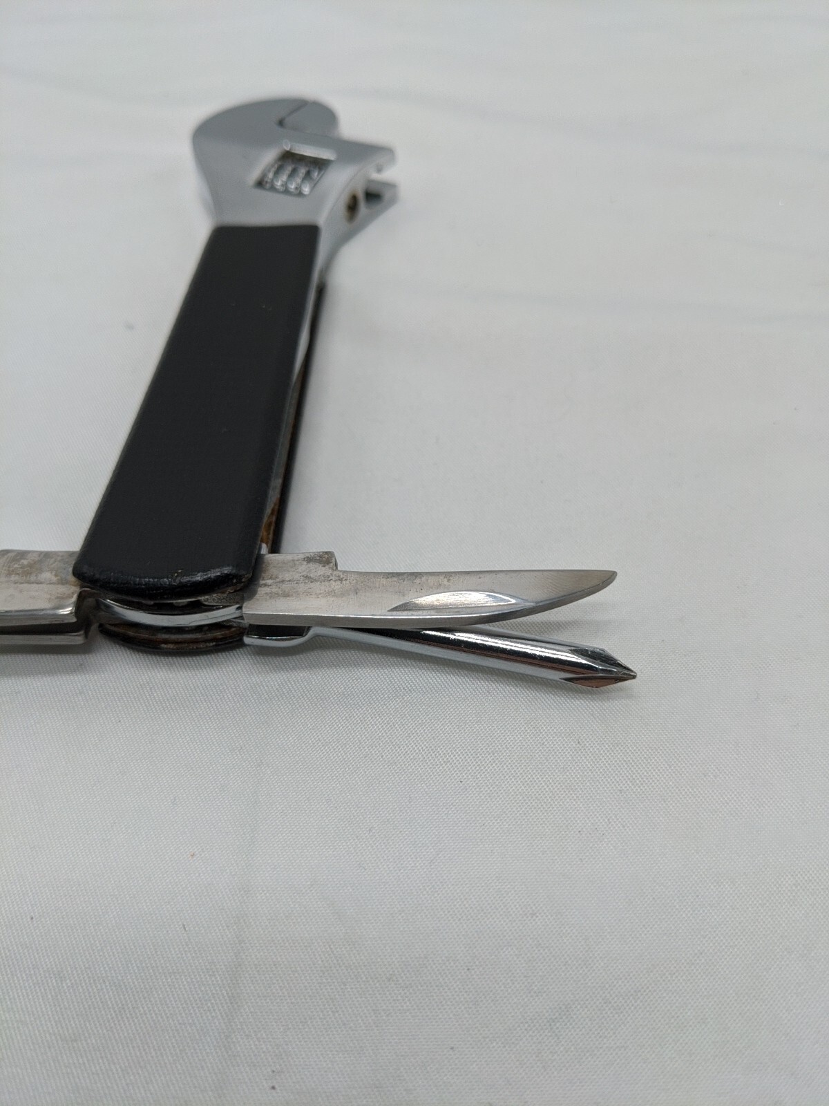 Multitool Wrench Screwdricer Knife File 5.5″
