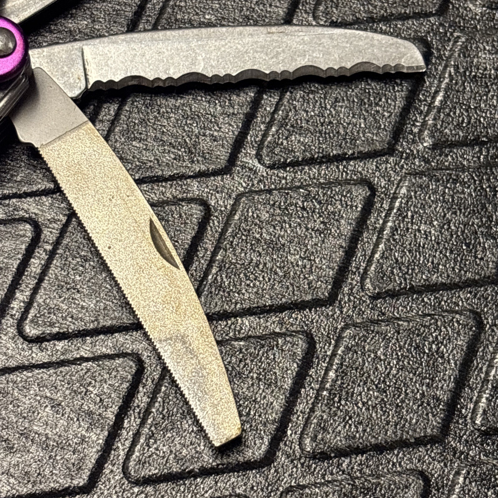RARE Retired Leatherman Juice XE6 Thunder Purple