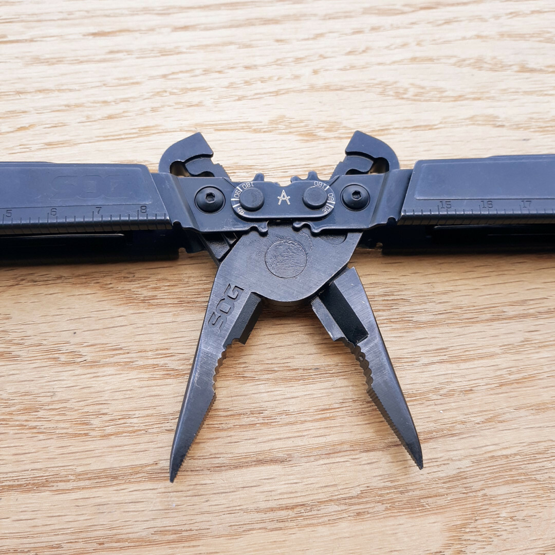SOG PowerAccess Assist Black Awl Openers Drivers Blades Wire Cutter / Crimper