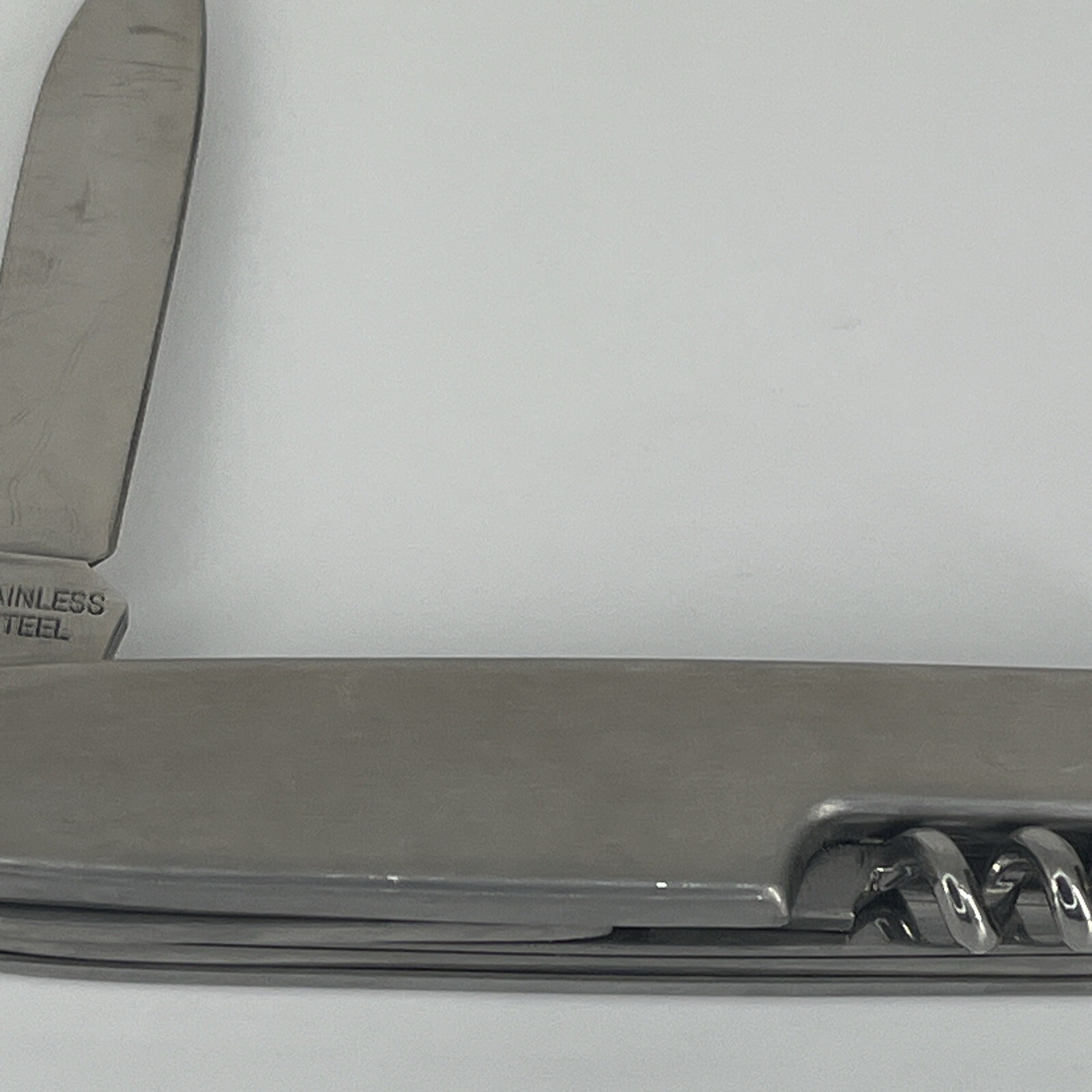 National Geographic Adventure Folding Knife Multi-Tool Bottle Opener Corkscrew