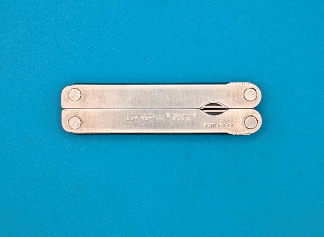 Leatherman PST 2 Multi Tool! 03/01 date stamp! Fast Shipping!