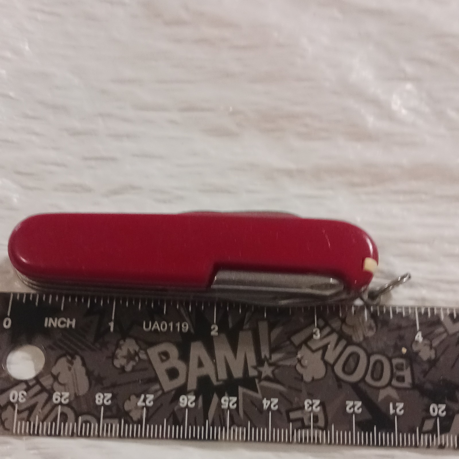 Victorinox Classic SD Swiss Army Multi-Tool Red 6-Tool Keyring 2in Blade