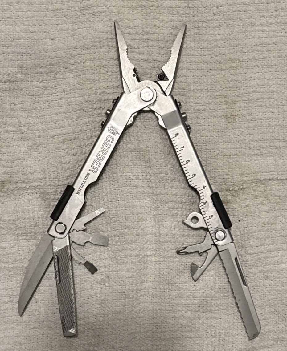 Gerber Multi-Plier 600 MP 600 ProScout Double Blade Carbide Multi Tool