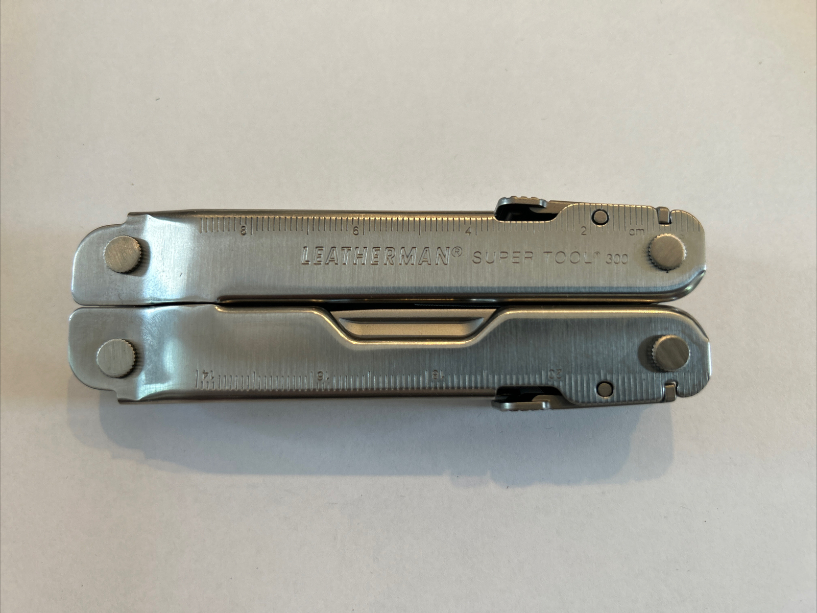 Leatherman – Original Super Tool 300 (Date Stamped 02/11). *NEW IN BOX w/sheath*