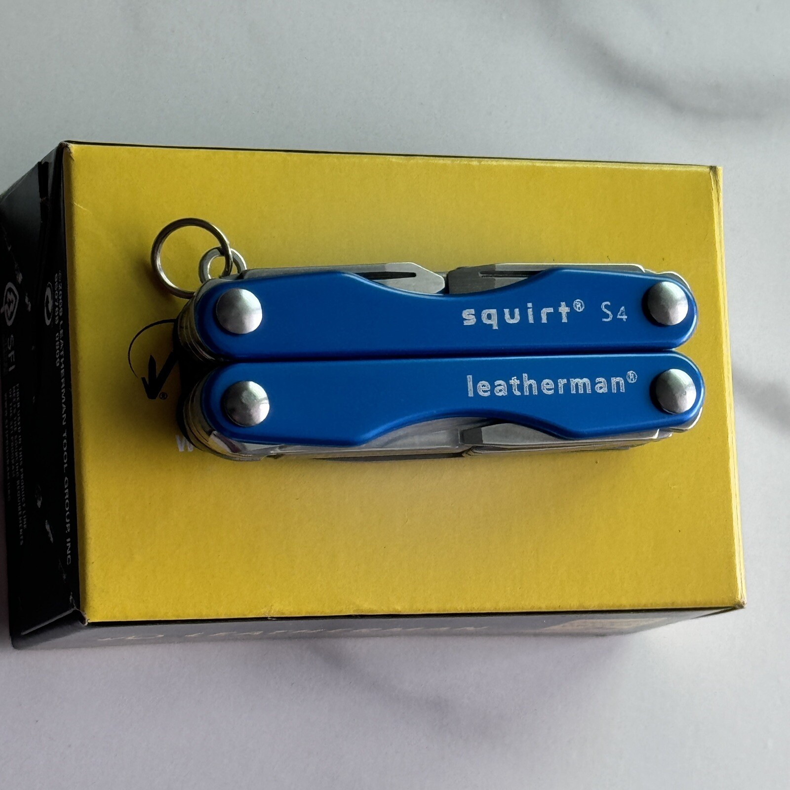 Leatherman Squirt S4 Glacier Blue Small Keychain Multitool Squirt S4 Blue