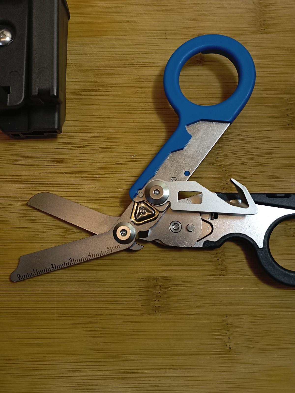 6 In 1 Trauma Rescue shears Multi Tool/ Compared To Raptor Blue/Black Carry Case