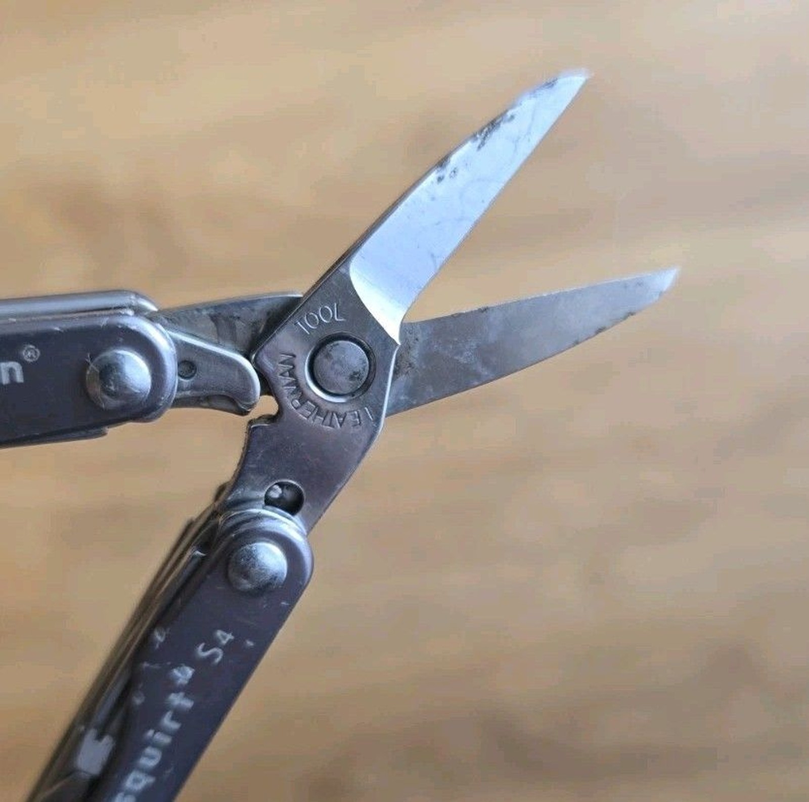 Leatherman Squirt S4 Gray Silver Knife with Original Tweezers Retired Multi-Tool
