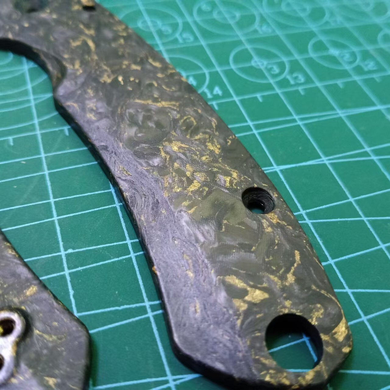 1 Pair Copper Forged Carbon Fiber Handle Scales for Spyderco C223