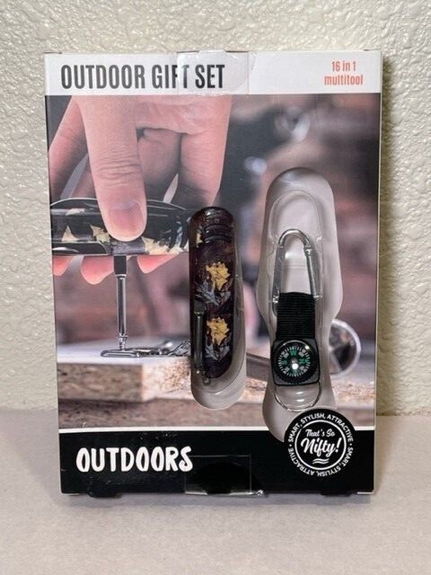 Camouflage Outdoor Gift Set, NOS, 16 in 1 Multitool, Compass & Key Ring