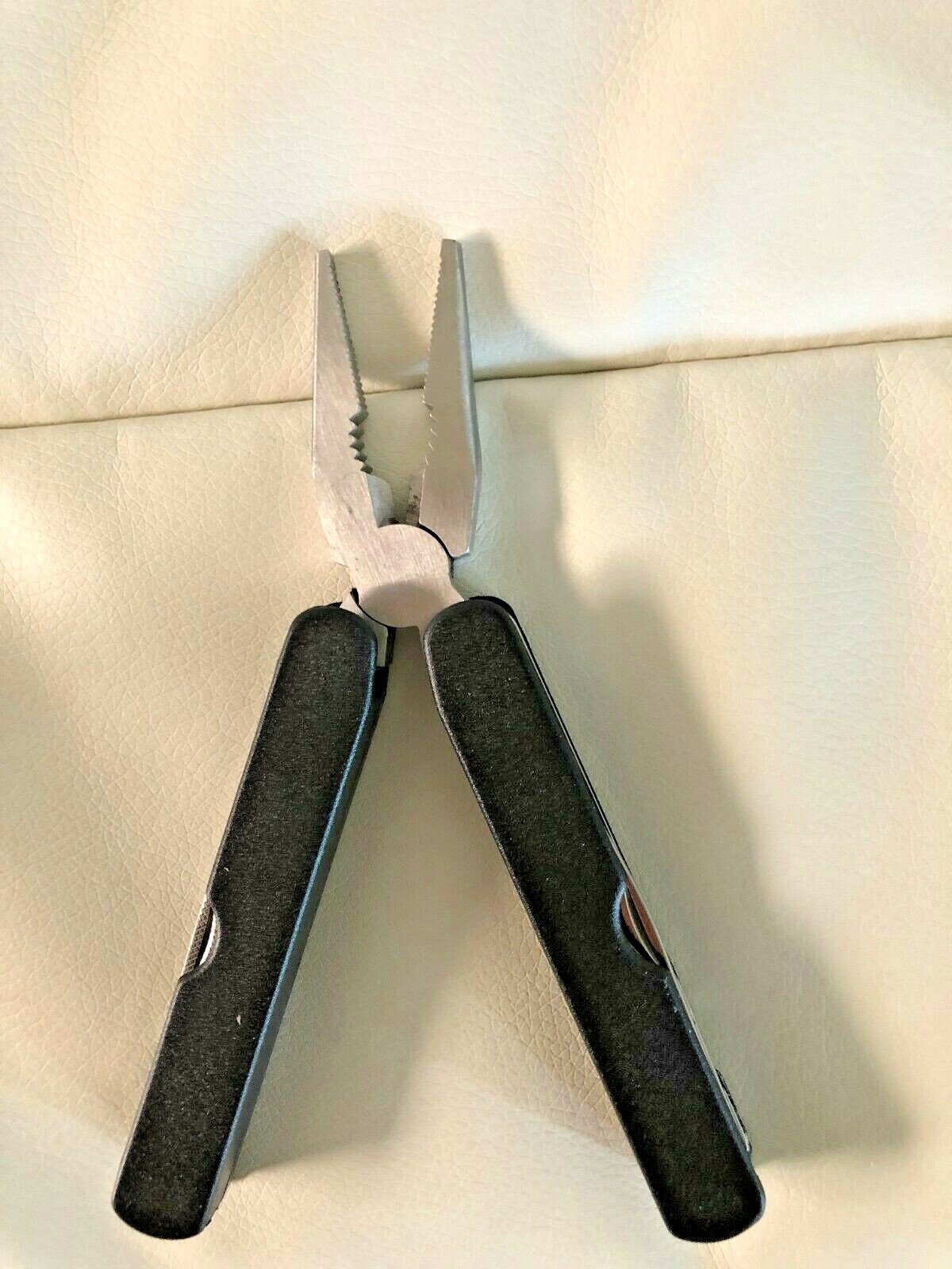 Multipurpose Folding Pocket Tool Pliers 9-in-1!!!
