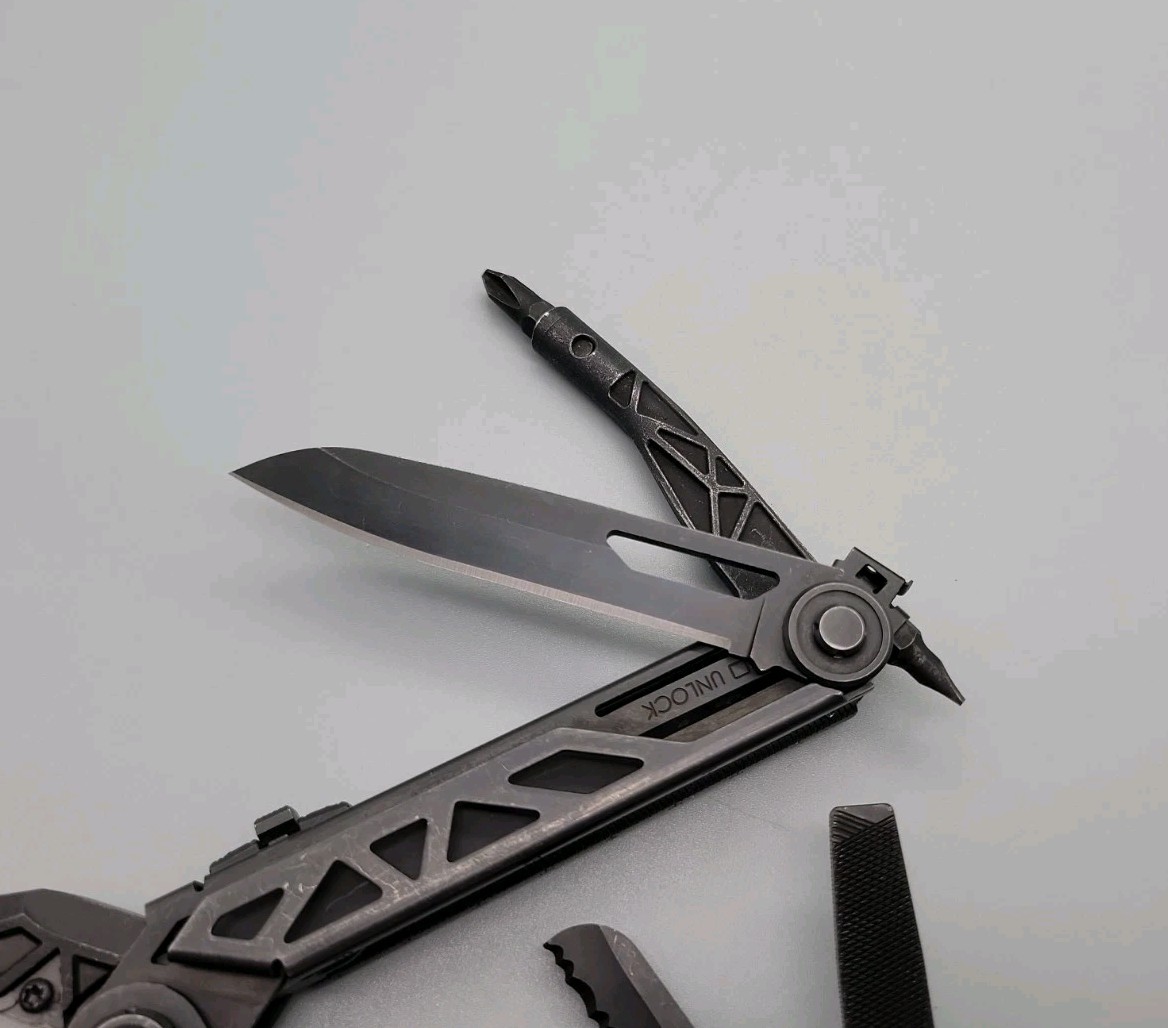 Gerber Center Drive Multi Tool – Black – Pliers, Scissors, Knife, Screwdrivers