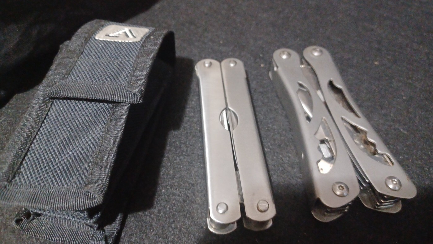 2 – ALLTRADE Multi-Tools 1 Small 1 Large w/Dual Nylon Belt Loop Case -Very Nice