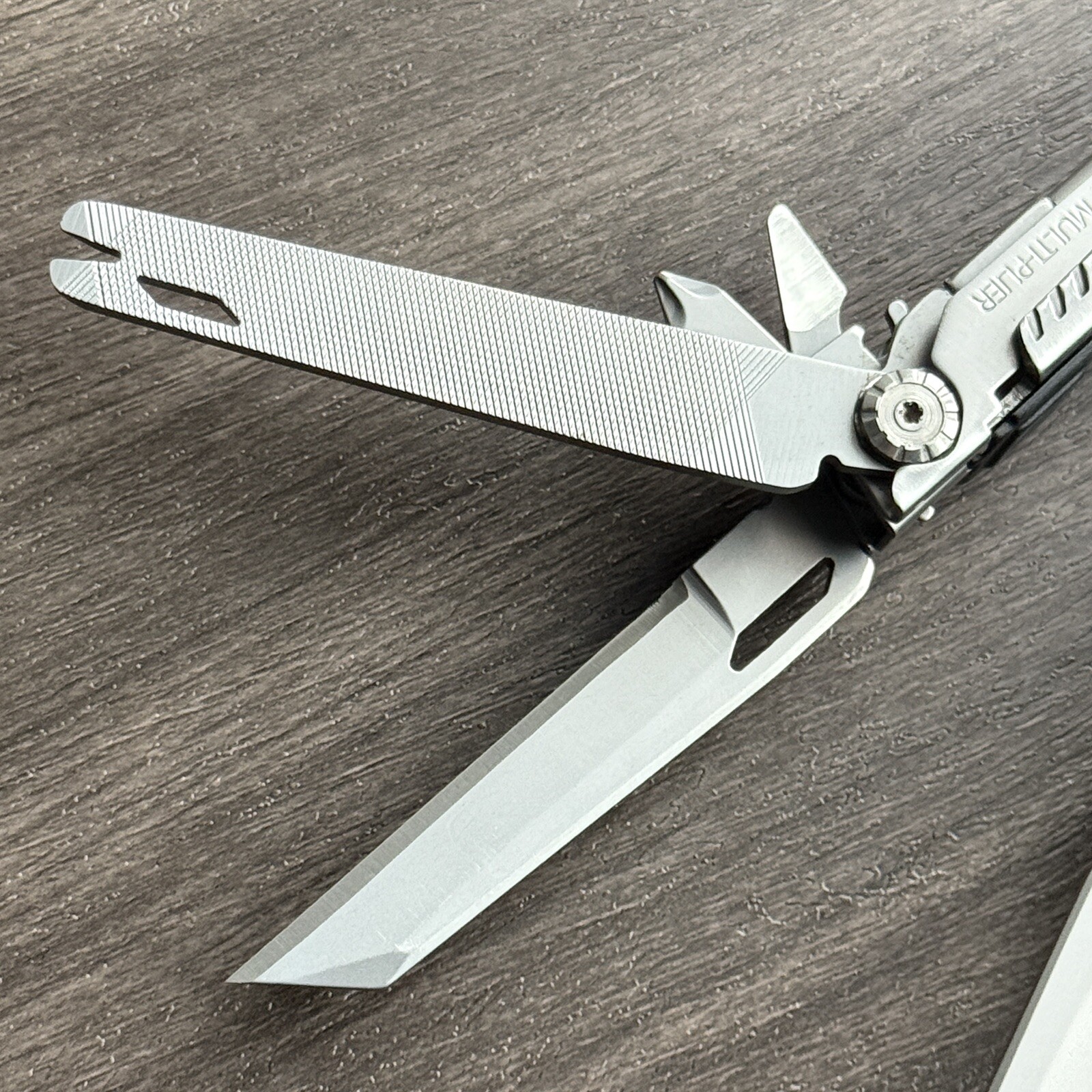 Gerber FLIK Fisherman Multi Plier Gerber FLiK Fish with Extra Long Pliers
