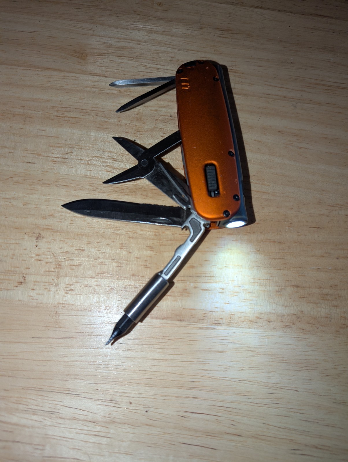 Gerber Outdoor Fit Light Multi-tool ,Barely Used, Great LIGHT UP