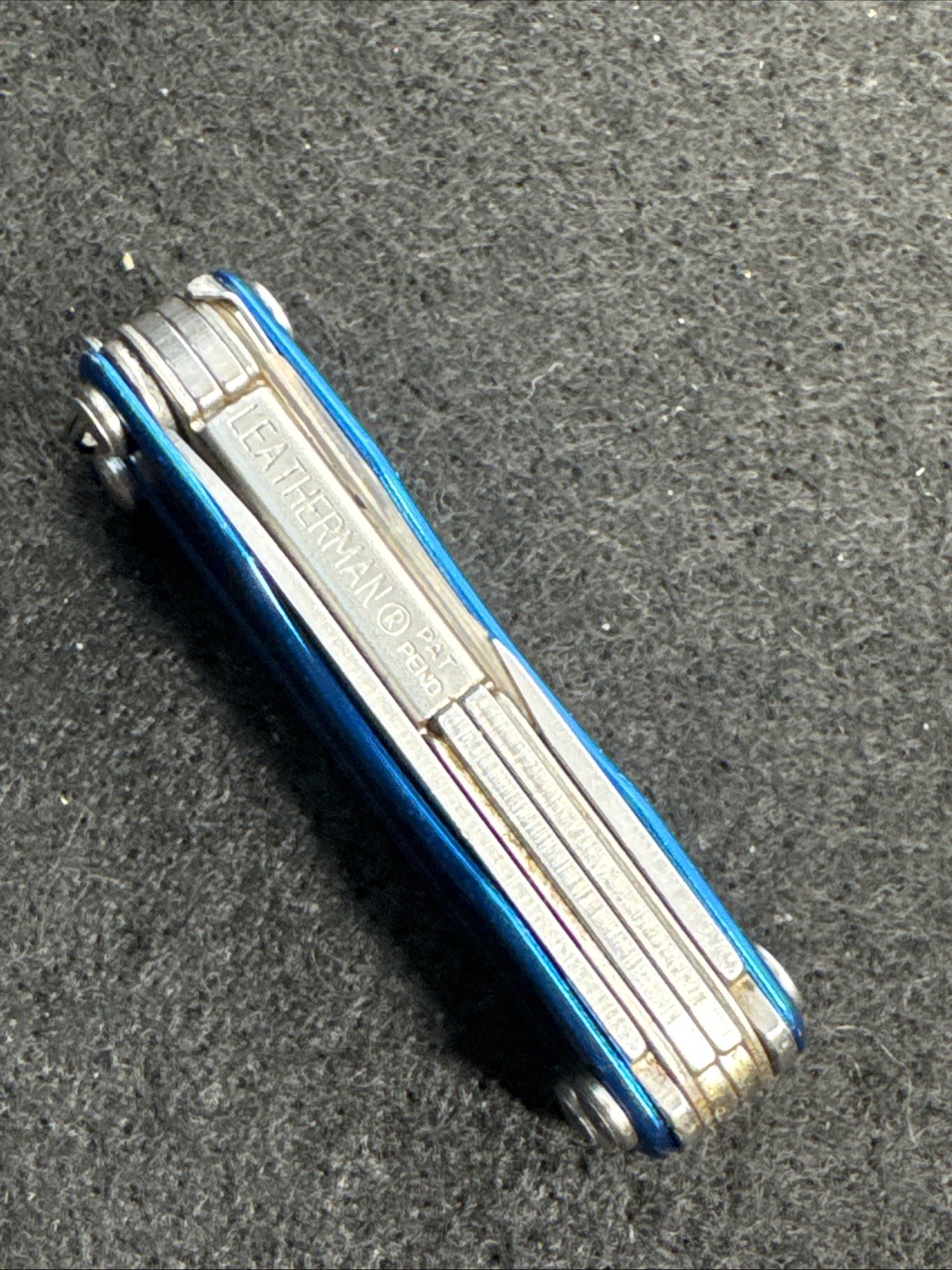 Leatherman Squirt E4 Multi-Tool w/Wire Strippers Blue