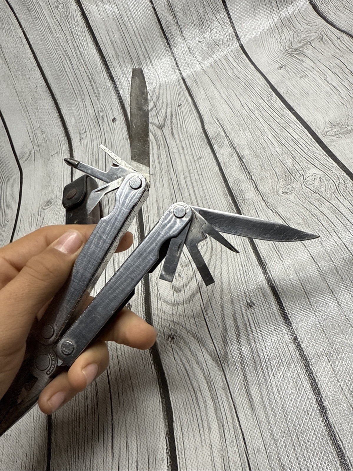 Leatherman Multi Tool With Leather Sheath Excellent Condition