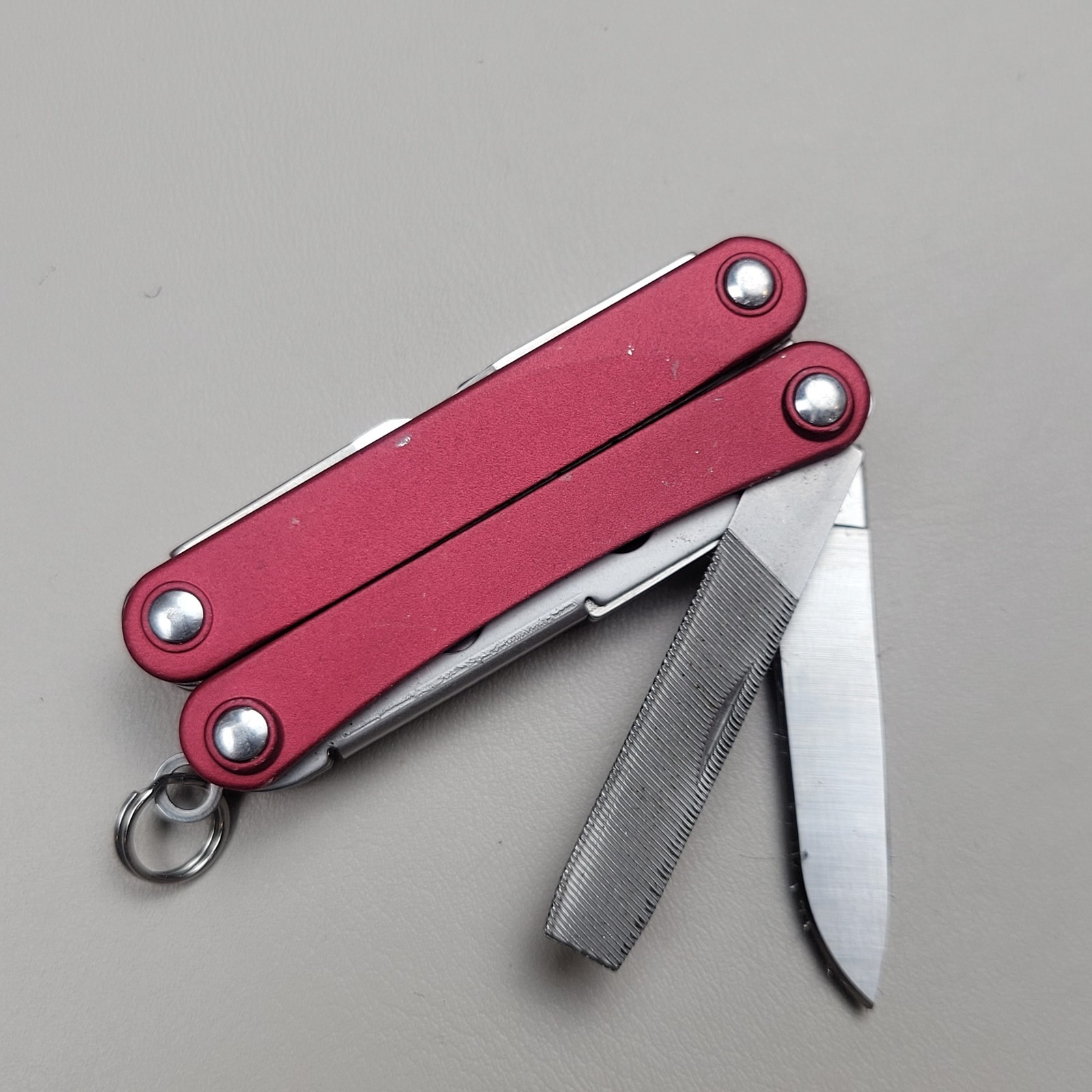Leatherman Squirt PS4 Red Keychain Multi Tool Pliers Pocket Knife