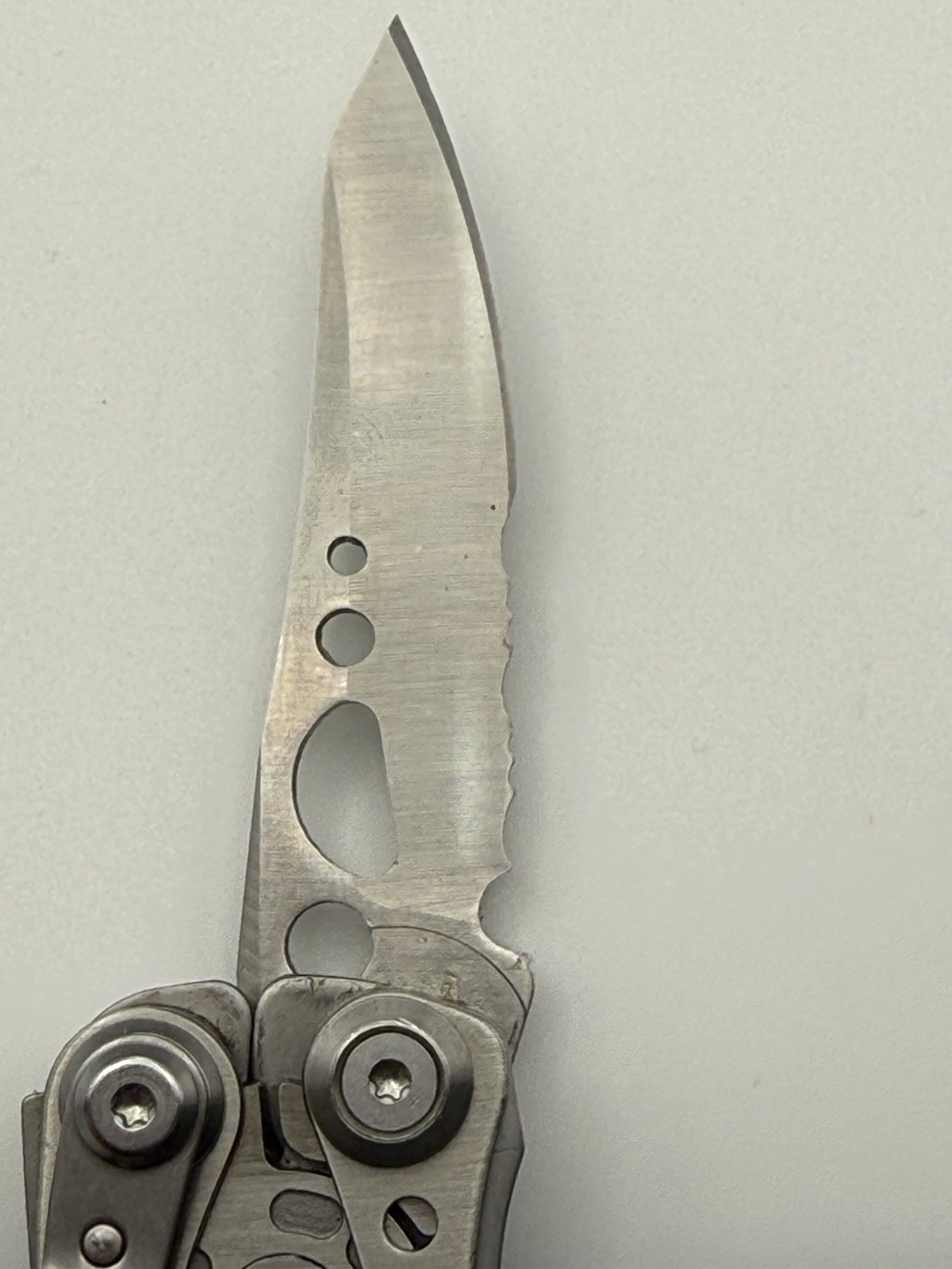 Leatherman Skeletool 7-in-1 Lightweight Multi-tool