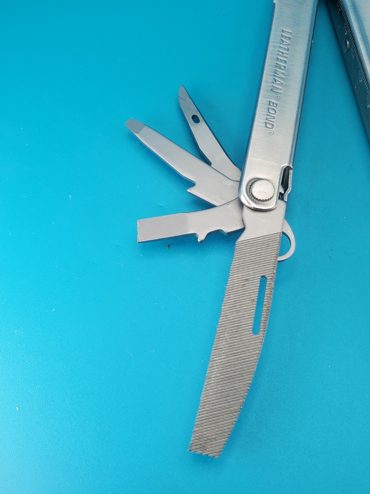 LEATHERMAN Bond Multitool, Stainless Steel Everyday Tool!