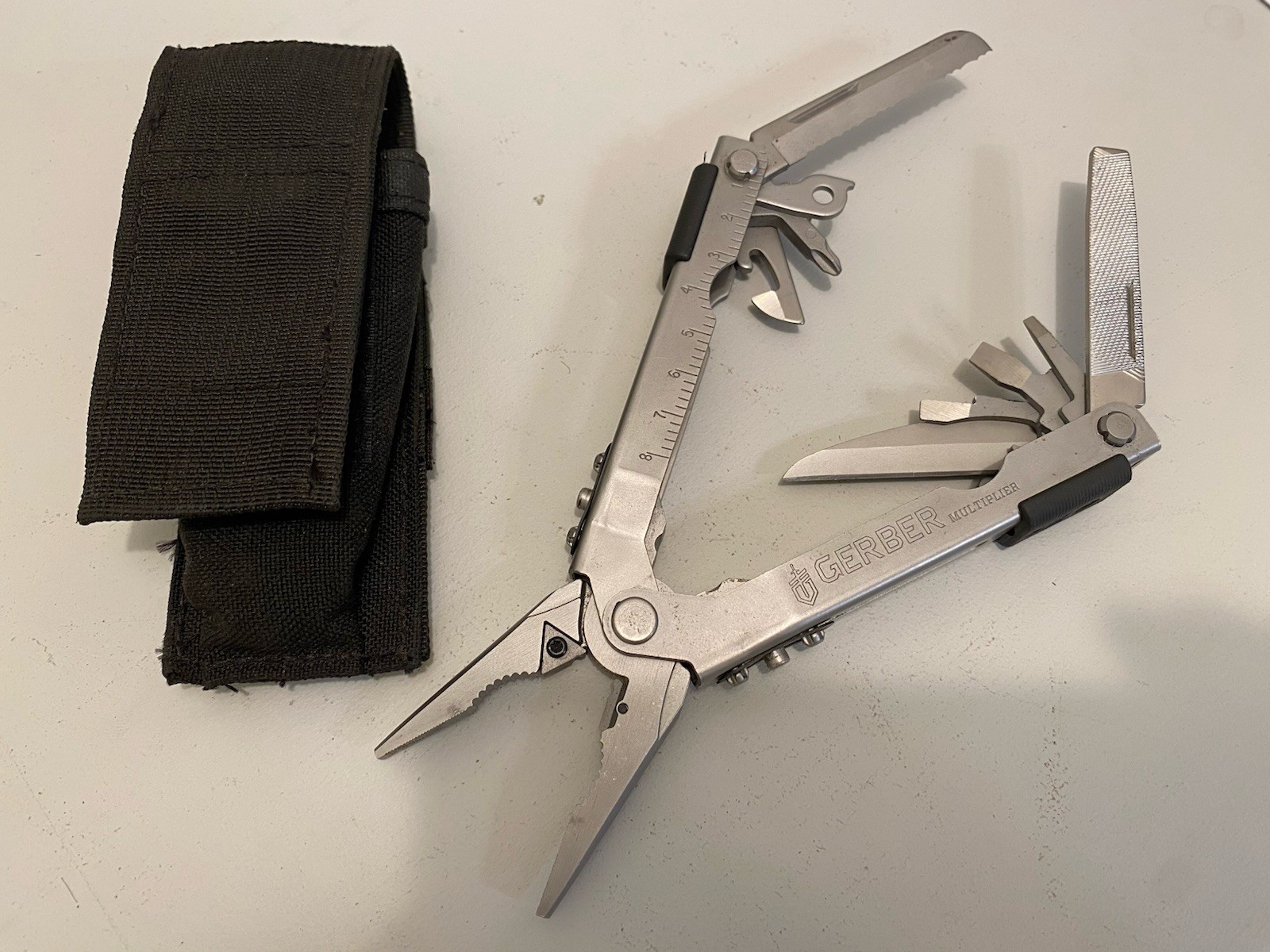 Gerber MP600 Military Multiplier Multi Tool w/ Carbon Cutters & MOLLE Case