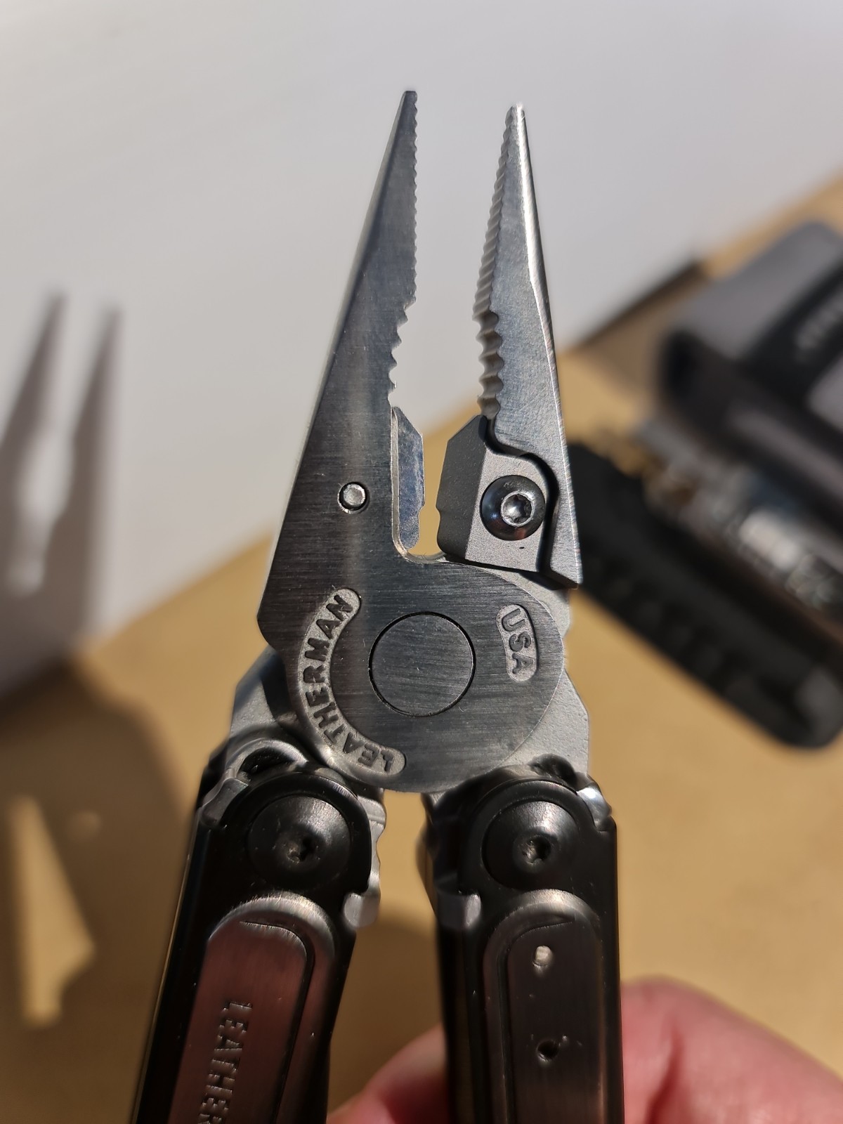 Leatherman ARC Multi Tool MagnaCut Blade With Ratchet / Bit Kit / Led Torch