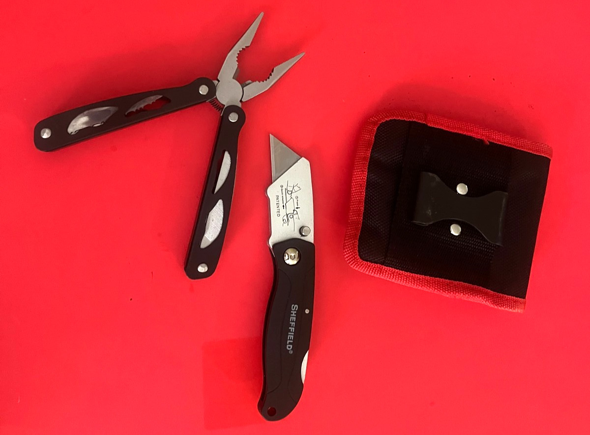 SHEFFIELD MULTI-TOOL AND BOX CUTTER KNIFE SET of 2 in CARRYING CASE