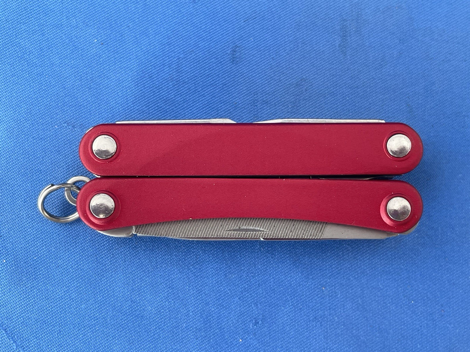 Leatherman Squirt ES4 Multi Tool Knife Wire Stripper New In The Box Red