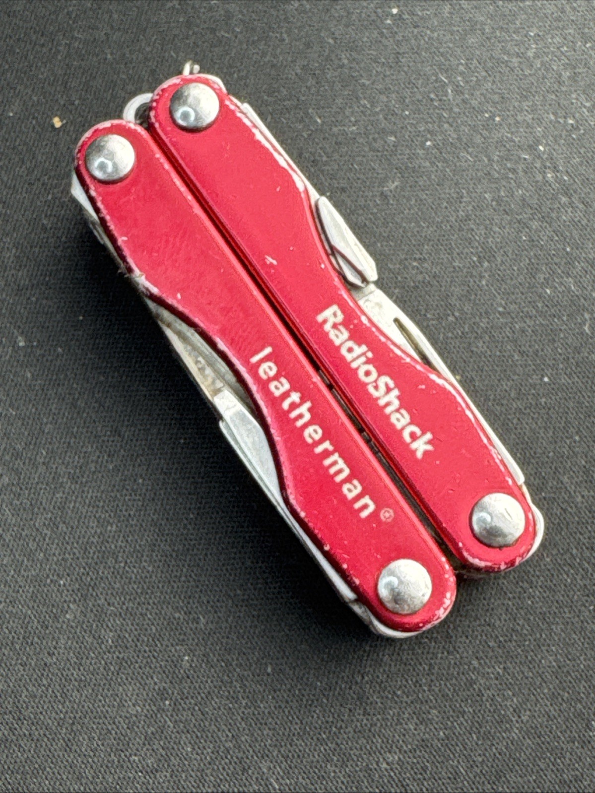 Leatherman Squirt E4 Multi-Tool w/Wire Strippers Radioshack 34042
