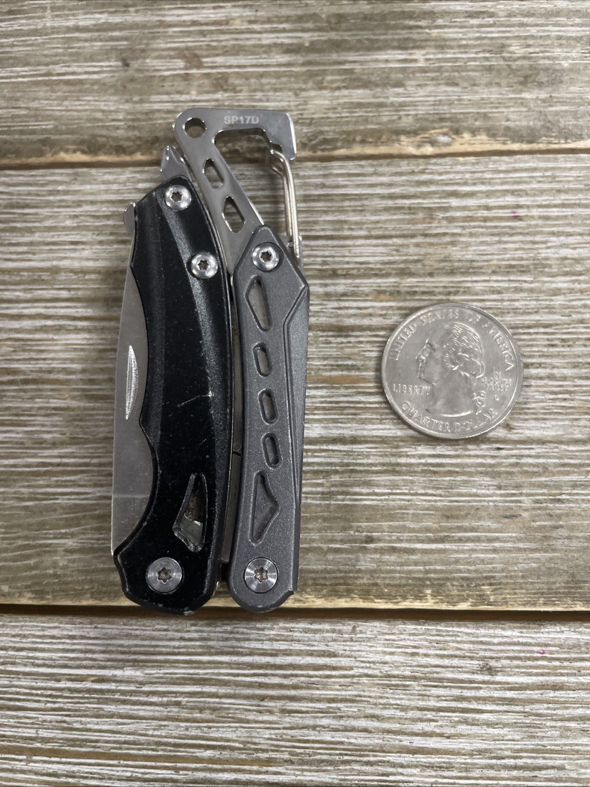 True Utility Seven Multi-Tool 7 in 1 Compact Pocket Knife Quick Release Clip