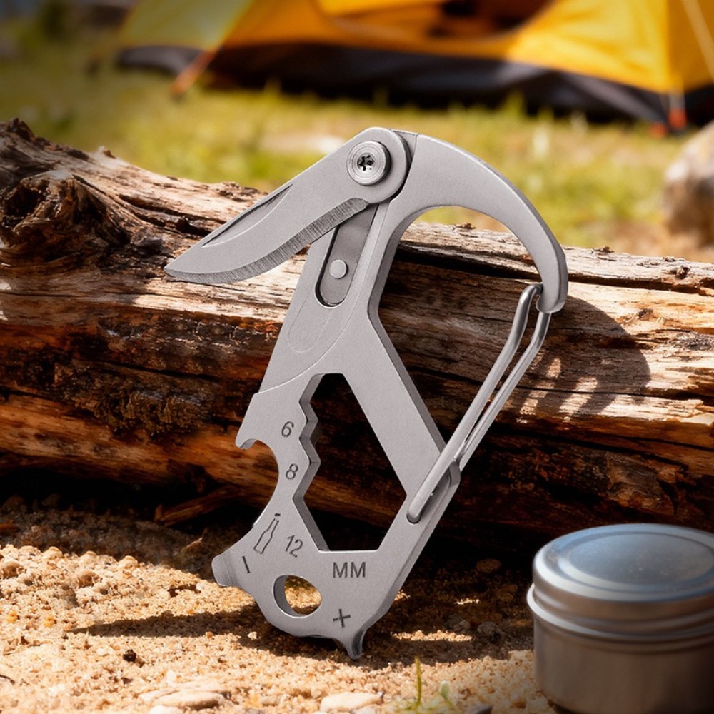 Multifunctional EDC folding knife, mini hiking clip-on keychain, portable tool