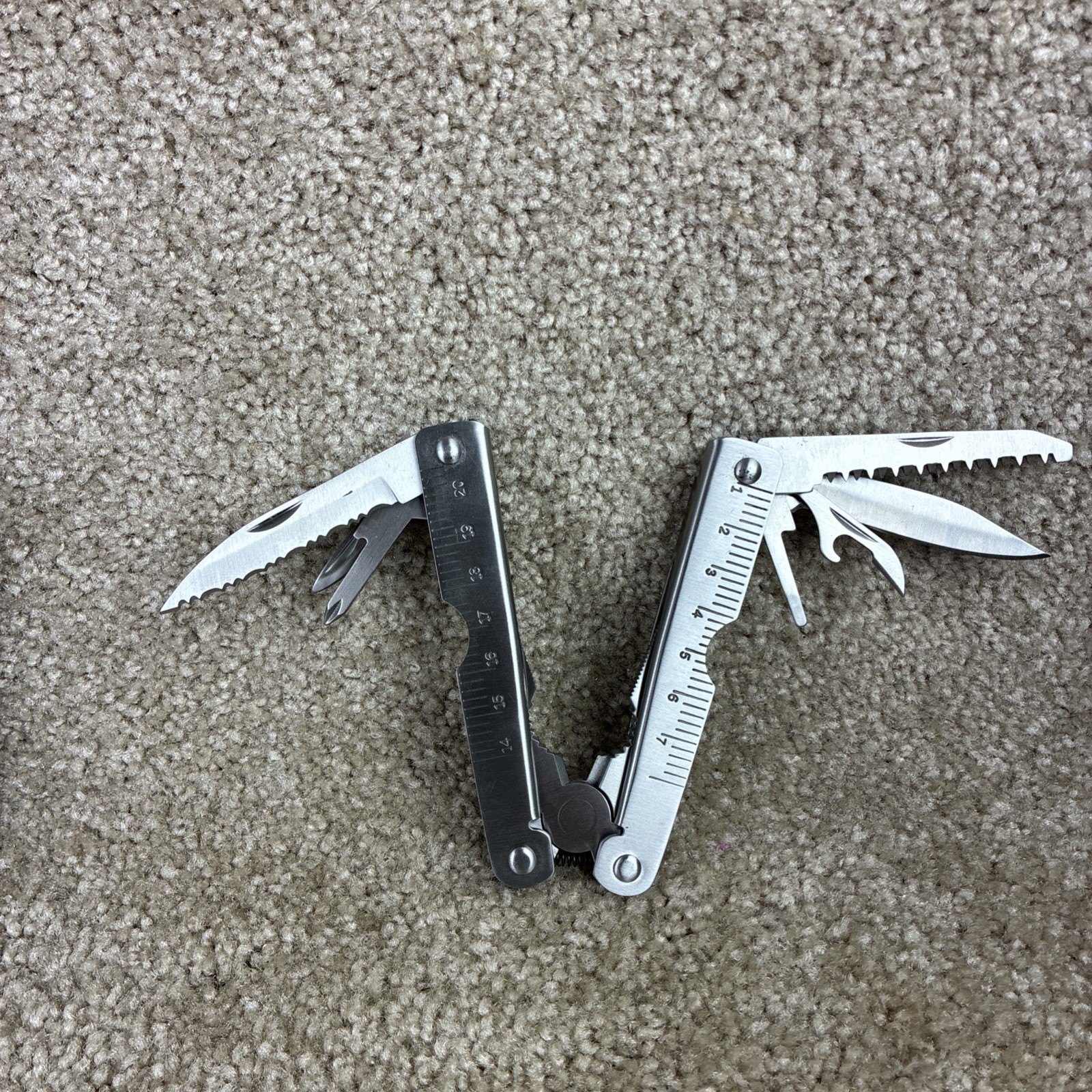 Winchester Multi Tool w/Bits And Sheath