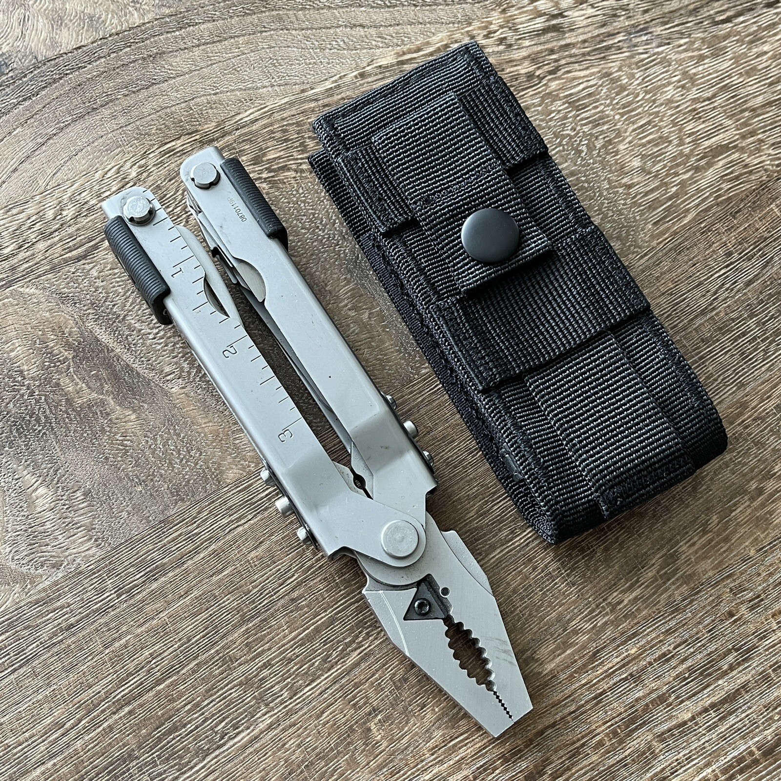 Gerber MP600 Blunt nose Multi-Plier with Molle sheath. Regular grey stainless