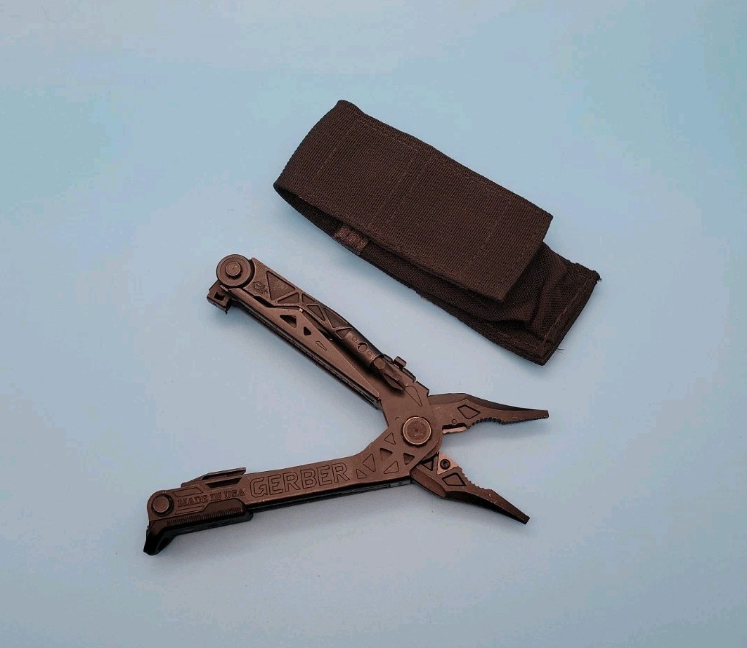 Gerber Center Drive Multi-Tool w/Sheath – Black – Pliers, Knife – USA