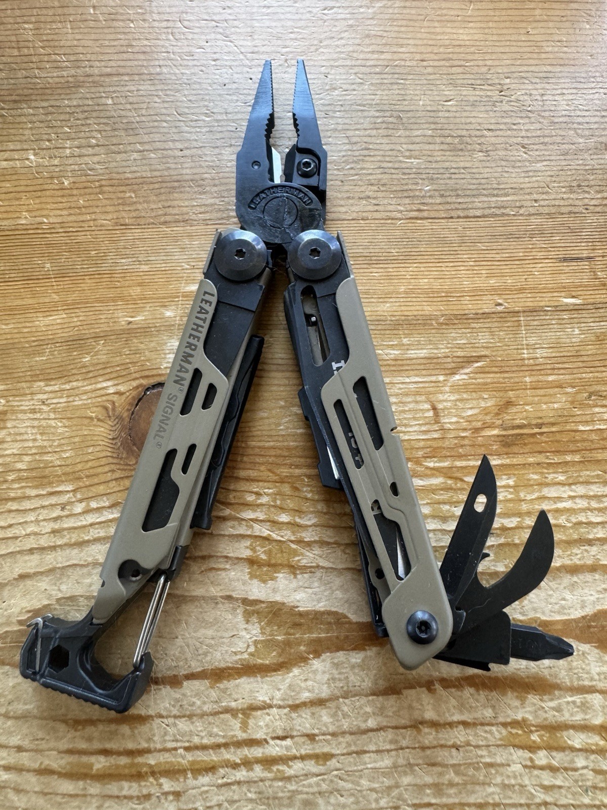 Leatherman Signal Multitool Coyote Tan Black Oxide Survival Knife – Engraved