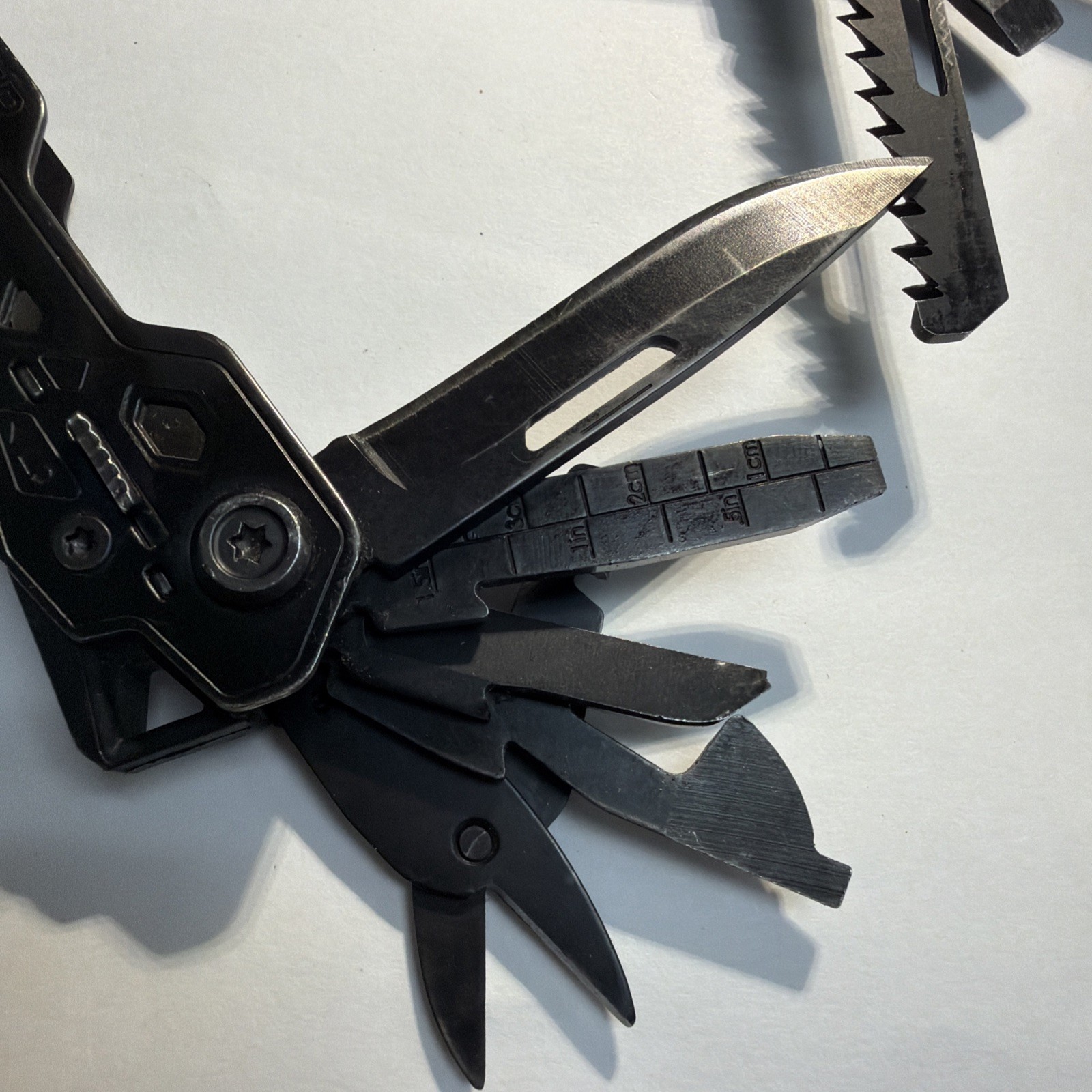 Gerber USA Truss Black Oxide Multi-Tool Pliers Scissors Knife With Belt Pouch.